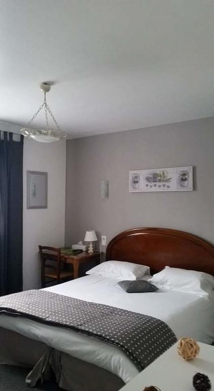 Le Petit Manoir Logis Hotel Les Angles  Exterior photo